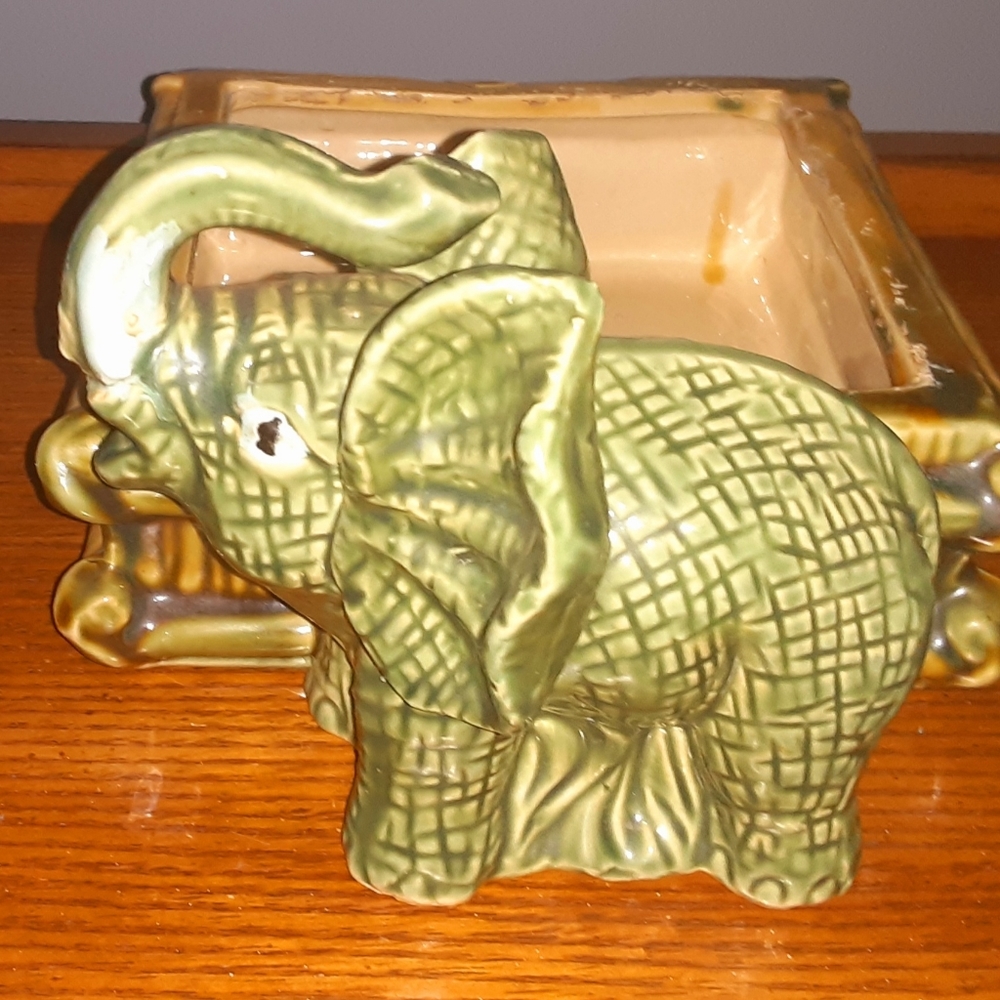 Vintage Lucky Elephant Majolica Pottery Pl…
